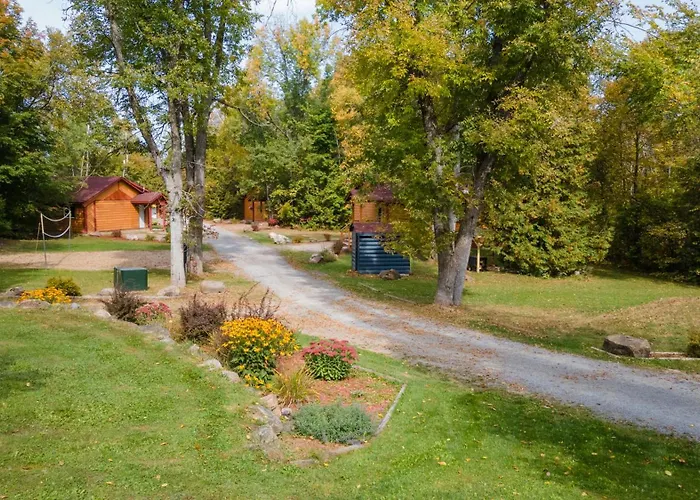 Lakepoint Cottage Resort